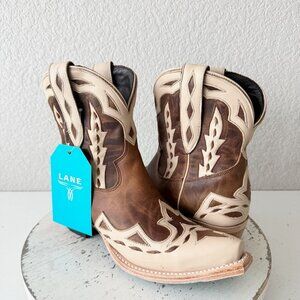 Lane CHASE THE WIND Womens Cowboy Bootie 6.5 Western Short Brown Cowgirl Boots